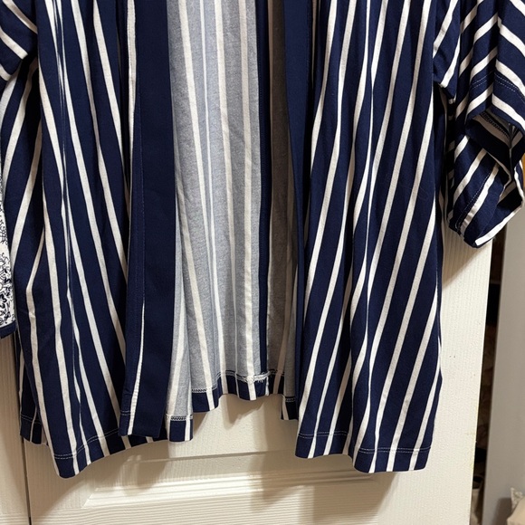 Soma Navy and White Floral and striped lounge set - Picture 7 of 16